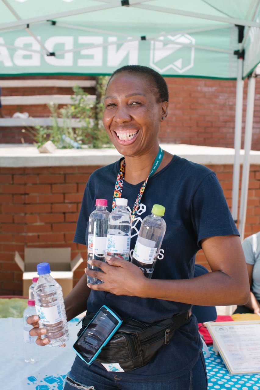 LEE ICE CUBES.jpg